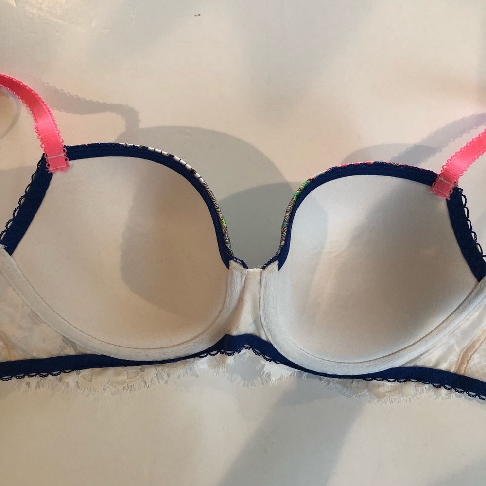 VICTORIA’S SECRET Dream Angels Lined Demi BRA 32DD - Picture 8 of 9